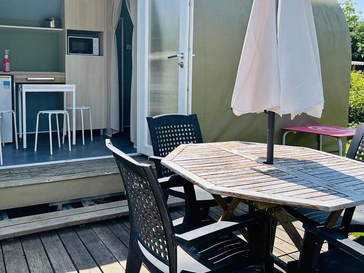 Tente pour 4 personnes, avec piscine et bassin pour enfant dans Hauts-de-France - 4