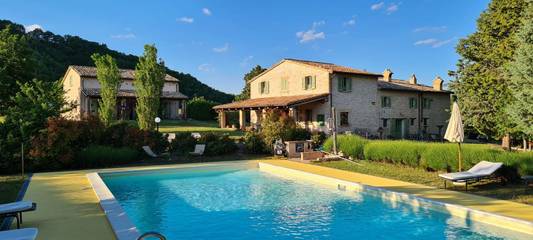 Ferienwohnung für 2 Personen, mit Garten und Terrasse sowie Pool in Marche