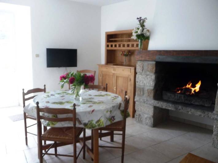 Gîte pour 4 personnes, avec terrasse et vue dans L'Aubrac - 4