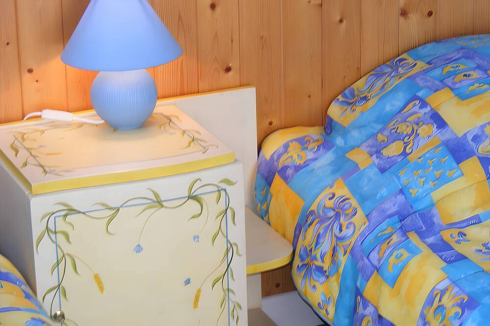 Chambre d’hôtes « La Rivetière - Les Mésanges » avec terrasse et jardin partagés, Wi-Fi in Courcemont, Sarthe