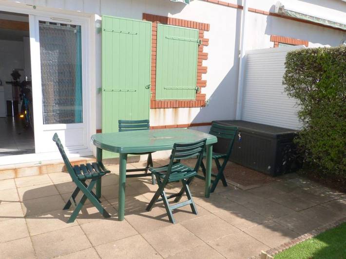 Location de vacances pour 4 personnes, avec piscine et terrasse dans Office De Tourisme De La Tranche Sur Mer