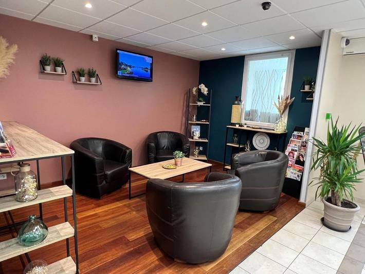 Hôtel pour 4 personnes, avec terrasse et jardin à Distré - 3