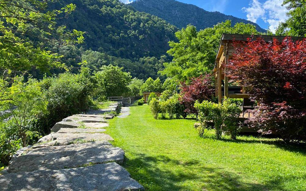Family Bungalow with Shared Bathroom in Avegno Gordevio, Alpes tessinoises