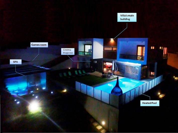 Casa de férias para 20 pessoas, com piscina e jardim e ainda jacuzzi and sauna em Mafra