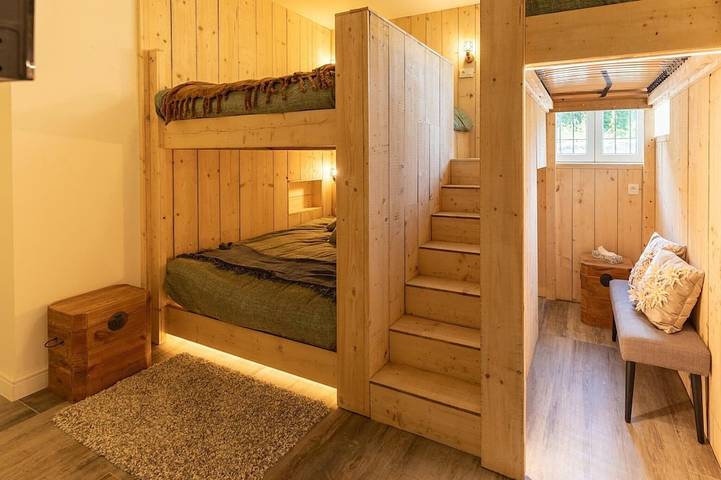 Location de vacances pour 15 personnes, avec sauna et jardin ainsi que piscine et jacuzzi, animaux acceptés à Gesves - 2