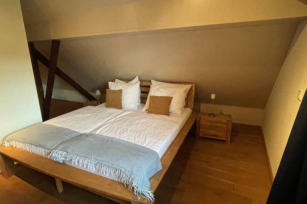 Ganze Wohnung, Weingut Marx - Rotes Haus - Ferienwohnung Rotes Haus in Windesheim, Landkreis Bad Kreuznach