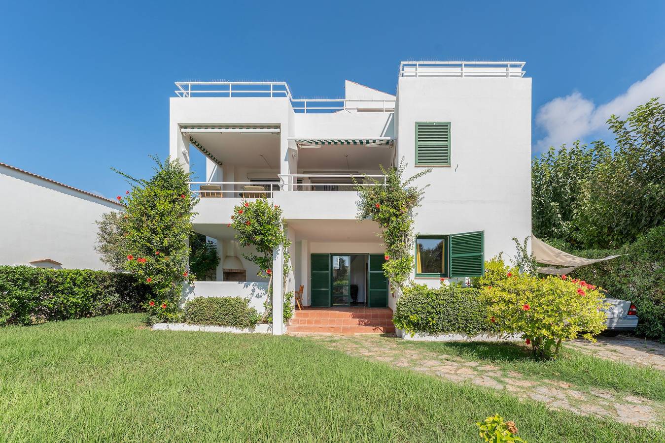 Menorcan Villa with Sea Views, Wi-Fi, and Air Conditioning in Cala Santandria, Ciutadella