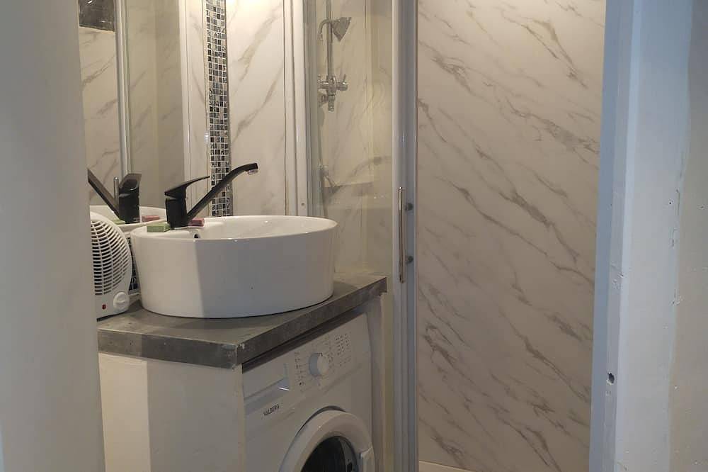 Apartamento entero, A little cocoon under the roof in La Ciotat, Marsella region
