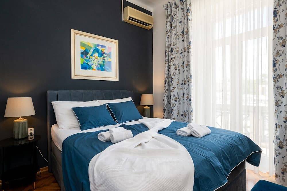  Villa Celio-Cega for 4+2,Trogir center in Trogir, Split-Dalmatie