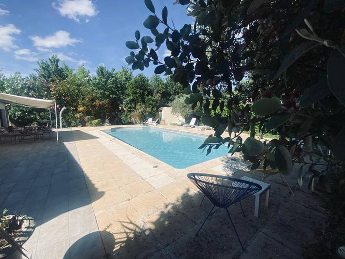 Location de vacances pour 10 personnes, avec Terrasse ainsi que Jardin et Piscine à La Salvetat-Saint-Gilles - 3