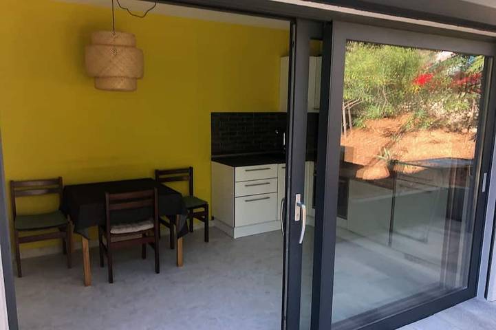 Ferienwohnung für 3 Personen, mit Terrasse und Garten
