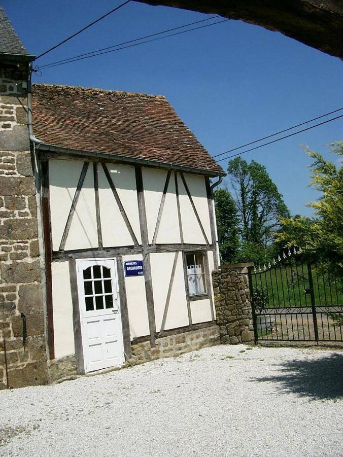 Location de vacances pour 3 personnes, avec Jacuzzi et Terrasse ainsi que Jardin et Vue à Mantilly