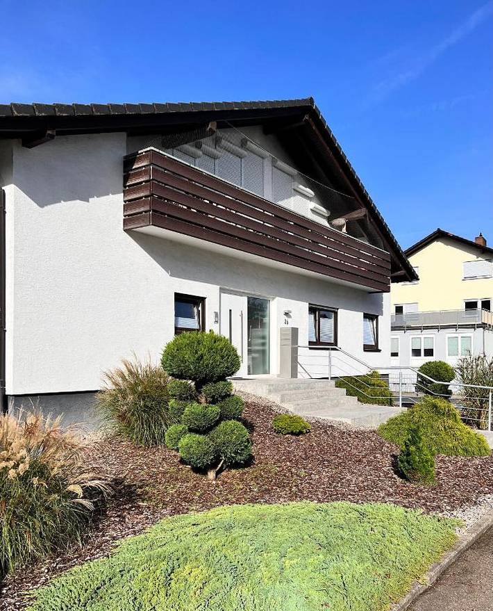 Ferienwohnung für 8 Personen, mit Terrasse und Ausblick in Sinsheim
