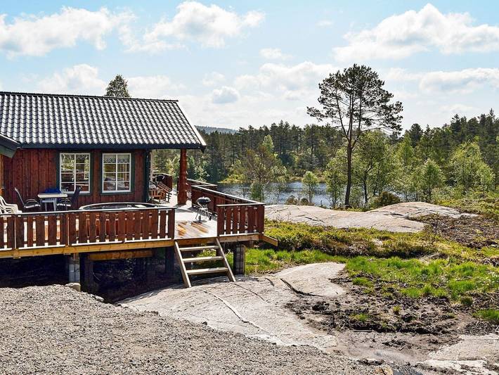 Ferienhaus für 9 Personen, mit Sauna und Terrasse in Marnardal
