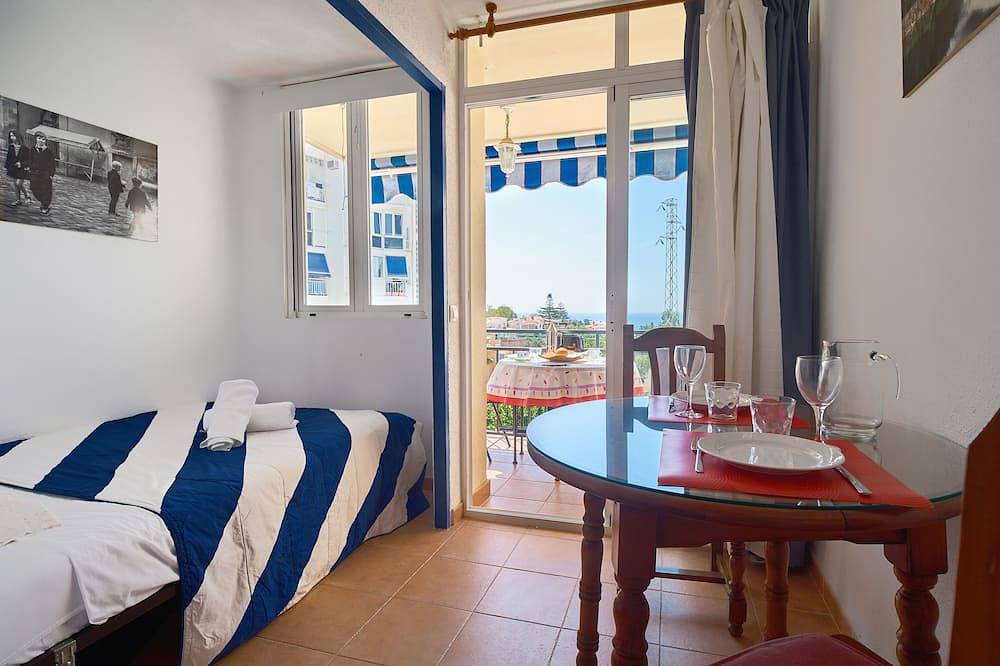 Entire apartment, Precioso Estudio con Vistas al mar a 700m de la Playa en la Cala del Moral in La Cala del Moral, Rincón de la Victoria