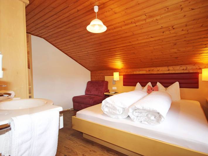 Ferienwohnung für 8 Personen, mit Garten und Balkon sowie Ausblick, mit Haustier in Tiroler Oberland - 4