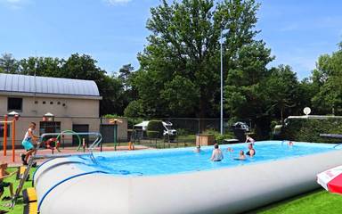 Camping pour 4 personnes, avec piscine, animaux acceptés en Belgique