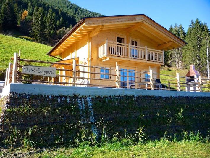 Chalet für 4 Personen, mit Whirlpool und Sauna sowie Terrasse in Hippach