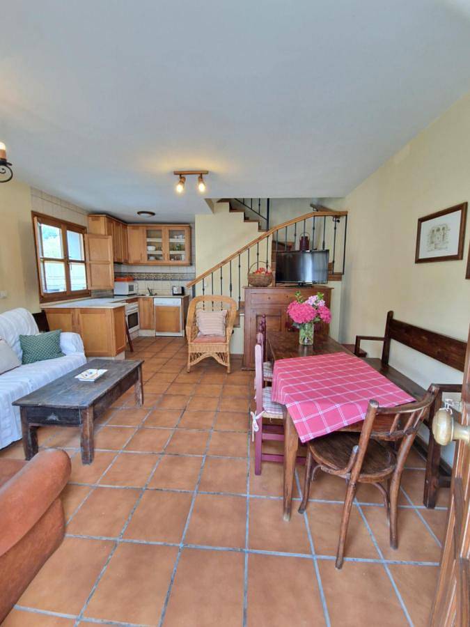 Apartamento para 7 personas, con Balcón y Vistas en Poo de Cabrales