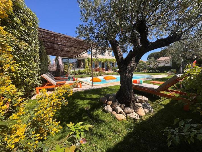 Ferienhaus für 6 Personen, mit Ausblick und Garten sowie Pool - 1
