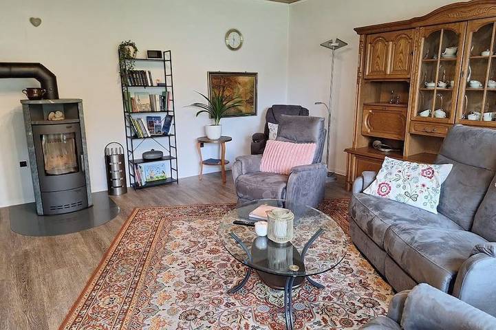 Ferienhaus für 4 Personen, mit Terrasse und Garten in Zwischenahner Meer