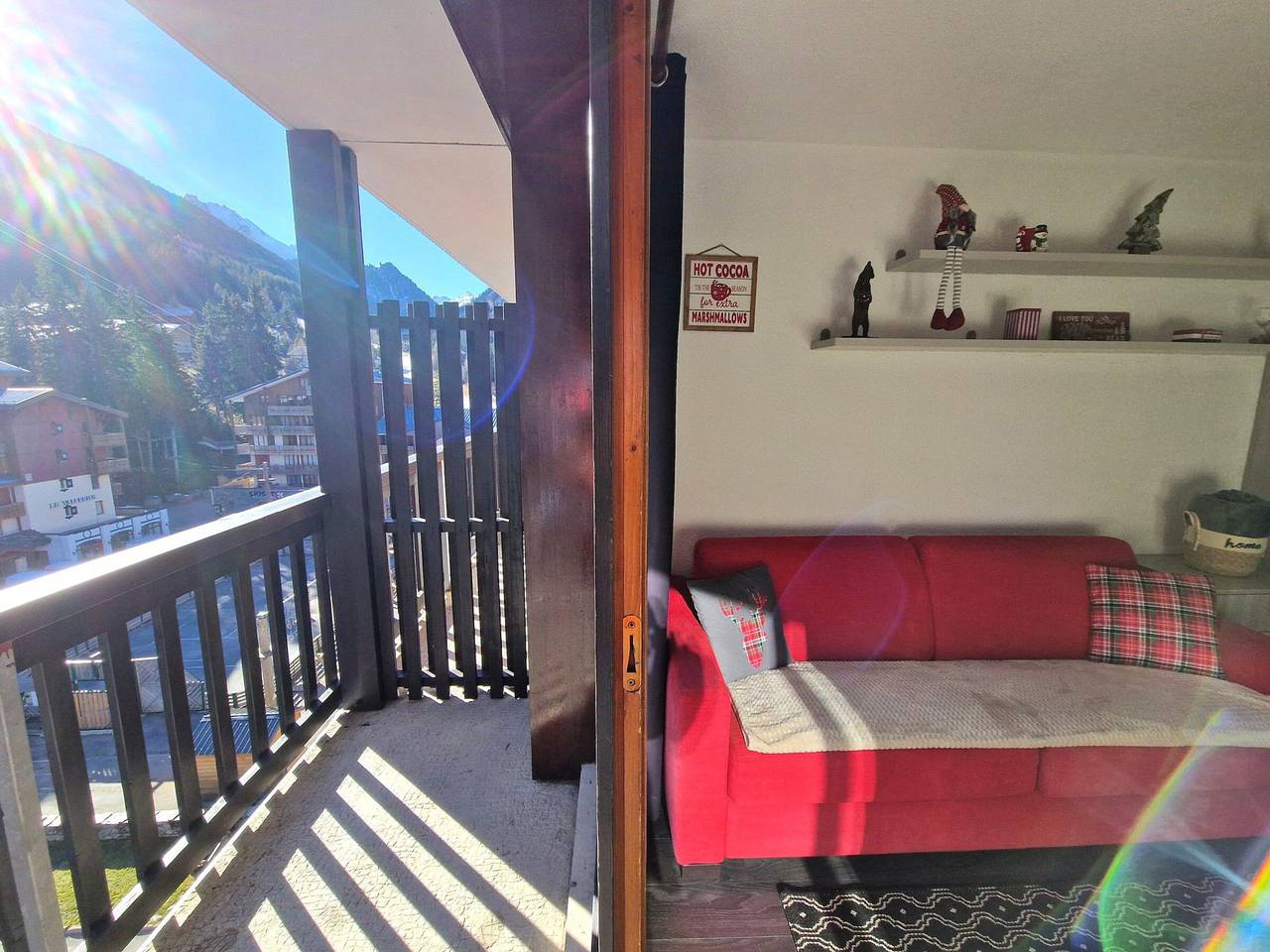 Geheel appartement, Cozy 4-6 Person Apartment in Ski Resort Center with Balcony and Modern Amenities in Valfréjus, Modane