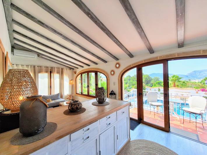 Holiday Home 'Villa Nigella - Montgó Area' with Shared Pool, Wi-Fi & Air Conditioning in Jávea, Costa Blanca