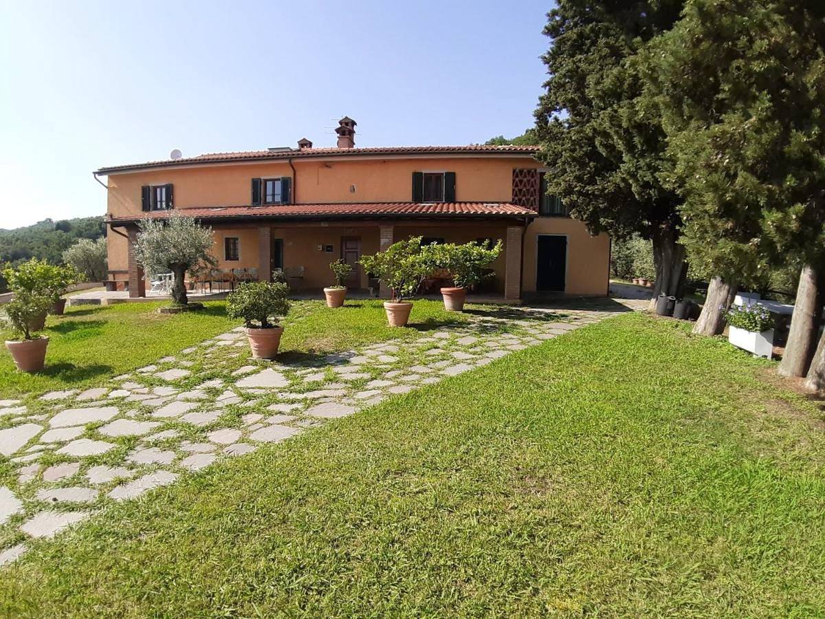 Villa with Private Pool in Monsummano Terme, Pistoia Provinz