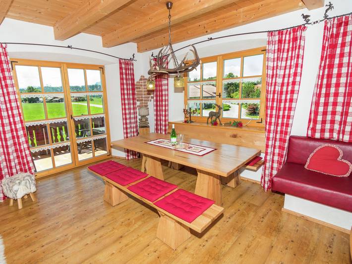 Ferienwohnung für 6 Personen, mit Balkon und Garten sowie Pool und Sauna in Übersee - 2