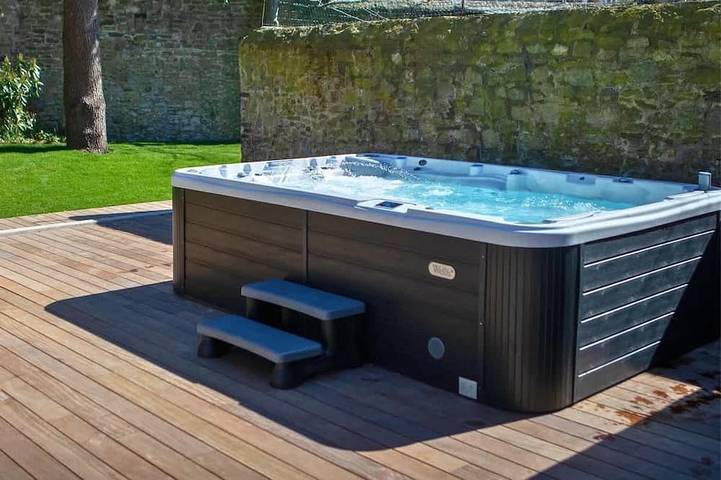 Villa für 15 Personen, mit Garten und Whirlpool