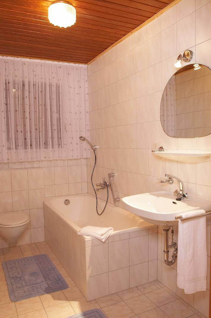 Ferienhaus für 12 Personen, mit Terrasse und Garten in Birresborn - 4