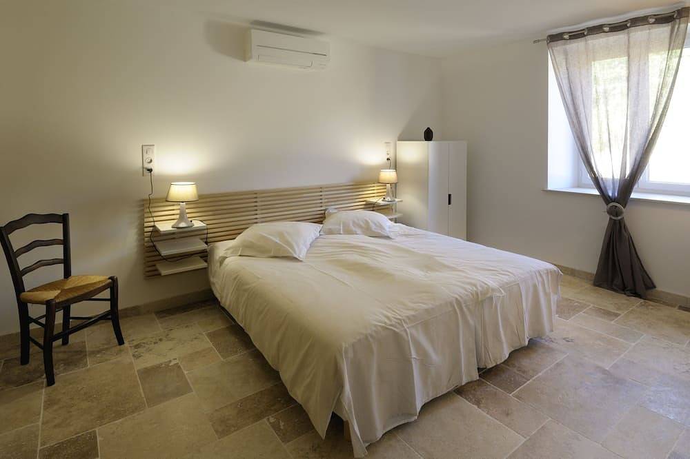 Mas La Romance, calidad, piscina privada vallada, Valle de Cèze, Provenza in Bagnols-sur-Cèze, Region de Nimes