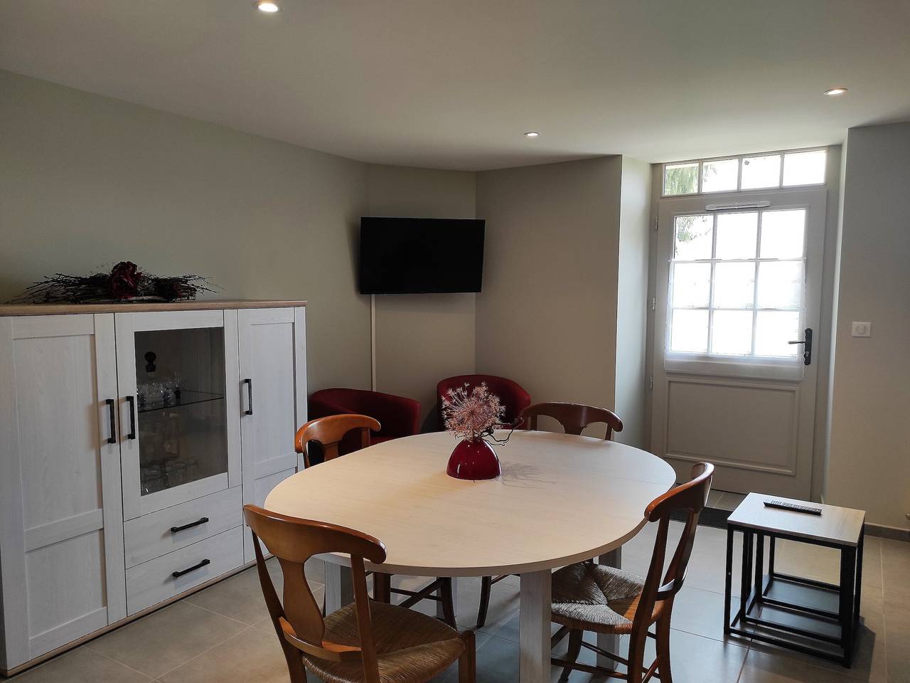 Renoviertes Haus mit Park und Spielplatz, familienfreundlich in La Celle (Cher), Saint-Amand-Montrond