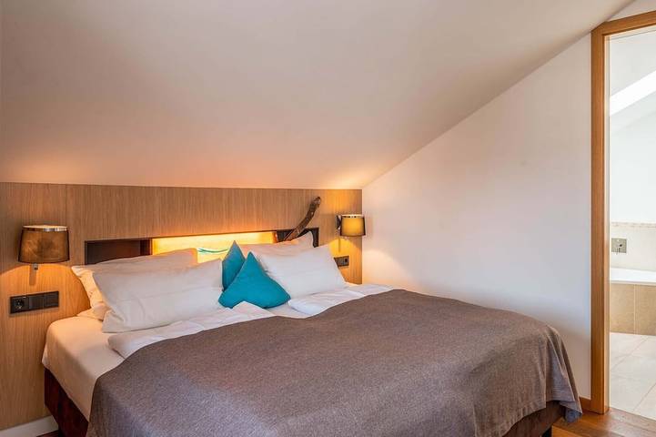 Ganze Wohnung, Loft 7, 83 qm Dachgeschoss, 2 separate Schlafzimmer, 2 Bäder in Bad Endorf, Chiemsee