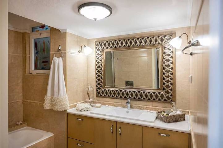 Lovely beachfront two bedrooms apartment- Blue Lady in Rethymno (City), Rethymno en omgeving