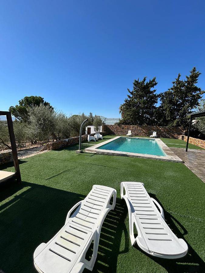 Casa rural para 18 personas, con vistas además de piscina y jardín, Se admiten mascotas en Arahal - 2