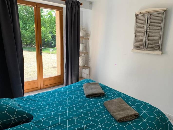 Location de vacances pour 20 personnes, avec jardin ainsi que piscine et vue à Mauriac - 3