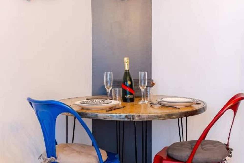 Entire apartment, The Clissonnais workshop in Clisson, Nantes region