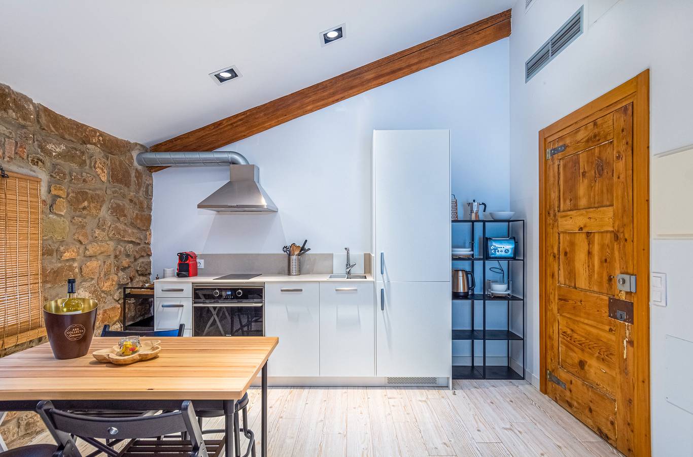 Entire apartment, Apartment 'Àtic 1' with Private Terrace, Wi-Fi and Air Conditioning in Balaguer, Noguera