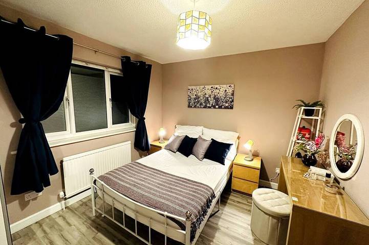 Appartement entier, Nkn Cosy maisonette à la gare de Dartford avec parking gratuit in Dartford, Kent