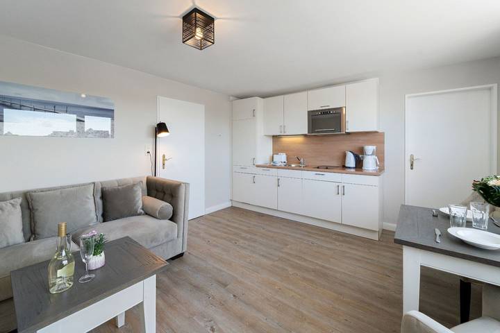 Ganze Wohnung, Diese Zwei-Zimmer-Wohnung lädt mit ihrer Strandnähe zum entspannten Urlaub ein in Nordfriesische Inseln (Schleswig-Holstein) (Schleswig-Holstein), Wenningstedt