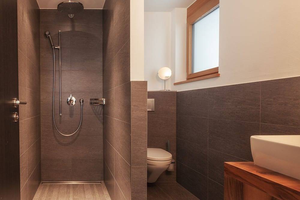 Nepomuk: Luxury 5Star Chalet includes 3 apartments with heated outdoor-pool in Zermatt, Wallisian Alps