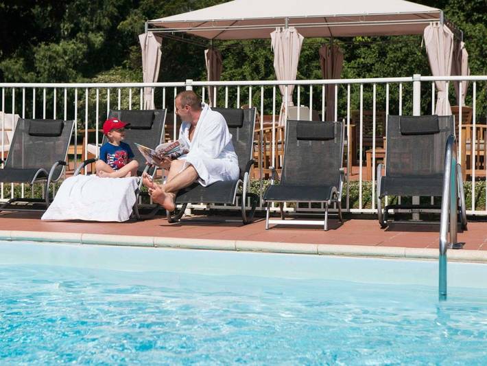 Hôtel pour 4 personnes, avec piscine et jardin