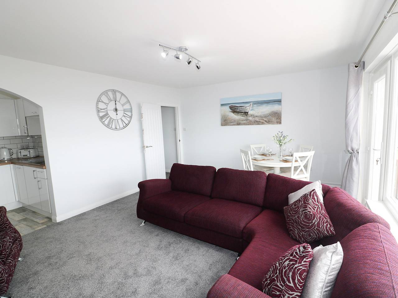 Entire apartment, The Cartwheel in Amroth, Pembrokeshire