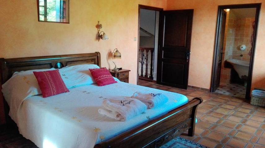 Location de vacances pour 2 personnes, avec jardin ainsi que piscine et vue à Clara - 2