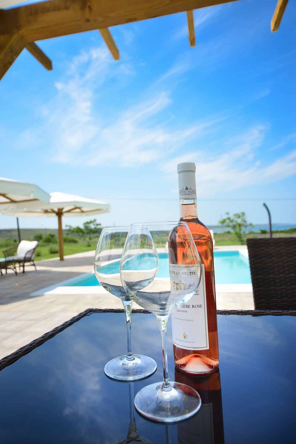 Ganze Wohnung, Komfortable Wohnung mit Meerblick in Ljubac, Zadar