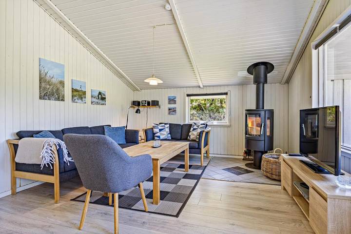 Schönes Ferienhaus mit Whirlpool und Sauna auf Lodbjerg Hede in Lodbjerg Hede, Ringkøbing