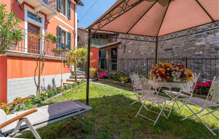 Villa pour 6 personnes, avec jardin ainsi que jacuzzi et balcon dans Massa-Carrara