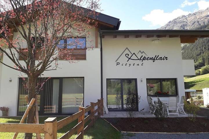 Hütte für 6 Personen, mit Garten und Balkon im Pitztal