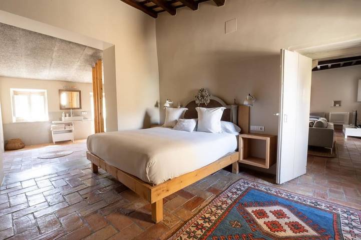 Gîte pour 8 personnes, avec jardin dans Peratallada - 3